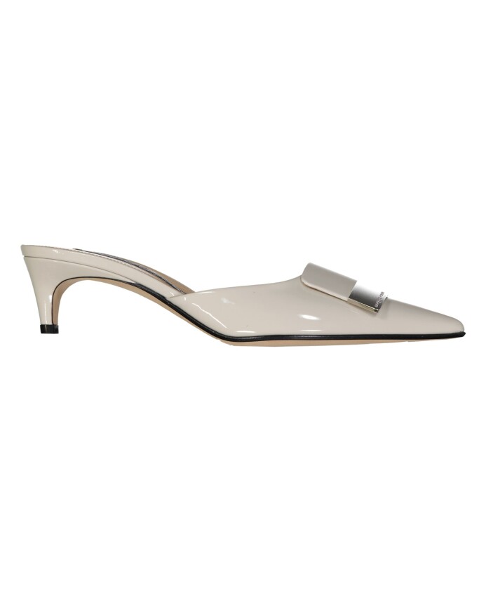 mules-en-cuir-avec-effet-verni