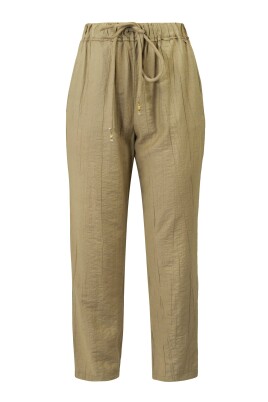 straight-crinkled-pants