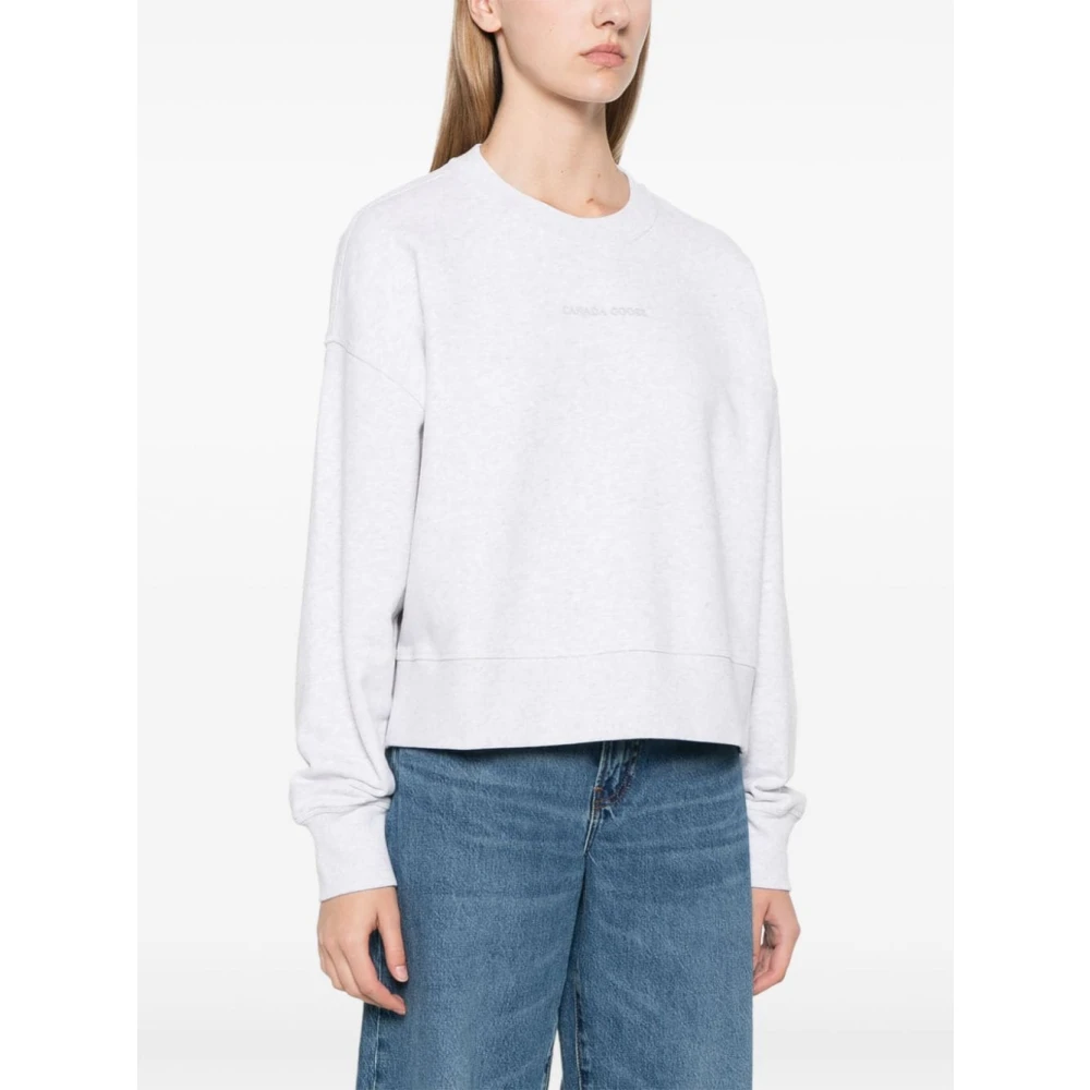 Canada Goose Grijze Crewneck Sweatshirt Met Rubberen Logo Gray Dames