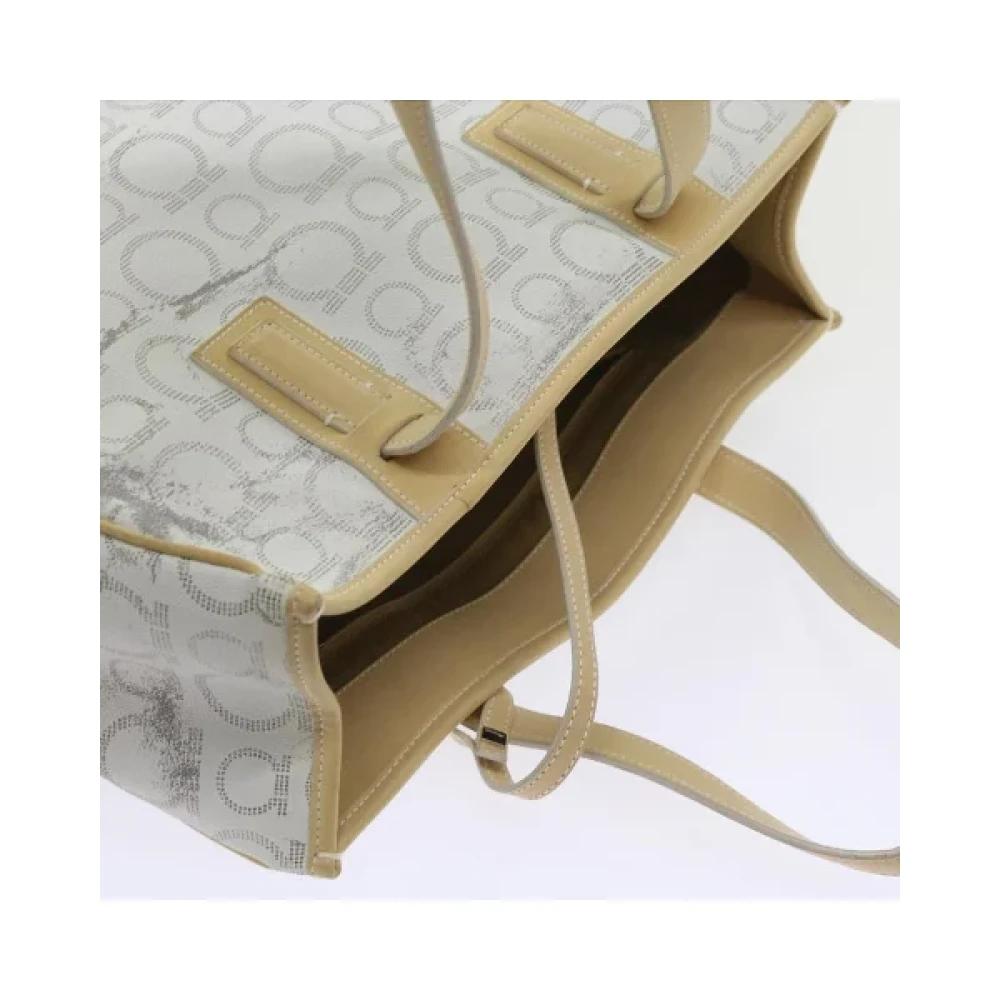 Salvatore Ferragamo Pre-owned Leather shoulder-bags Gray Dames