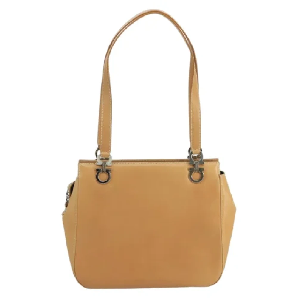 Salvatore Ferragamo Pre-owned Leather shoulder-bags Beige Dames