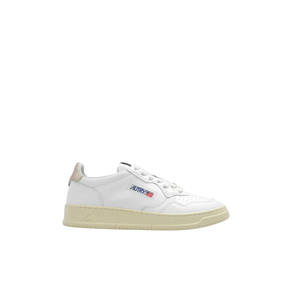 Autry Witte Leren Sneakers met Geperforeerde Neus White Heren