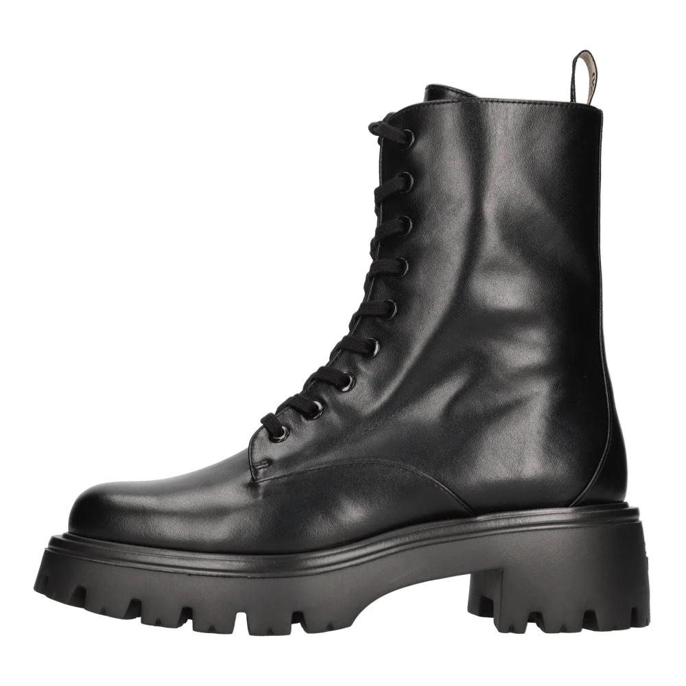Stuart Weitzman Emerson Lace-Up
