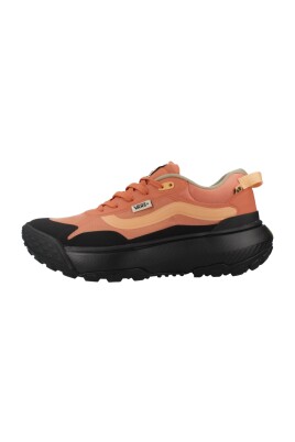 stylish-pre-owned-sneakers-for-outdoor-adventures