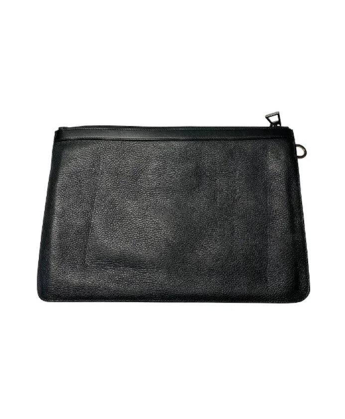 pre-owned-cuir-pochettes-minaudieres