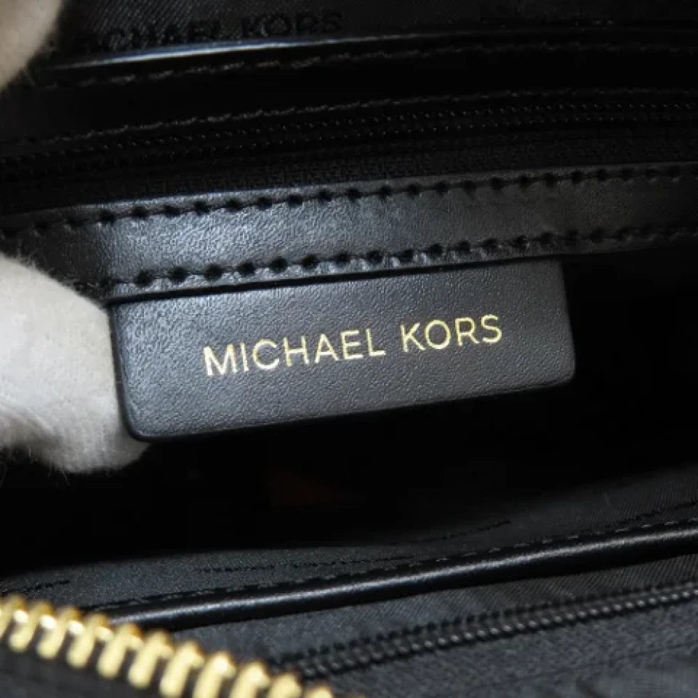 Michael Kors Pre-owned Fabric shoulder-bags Black Dames