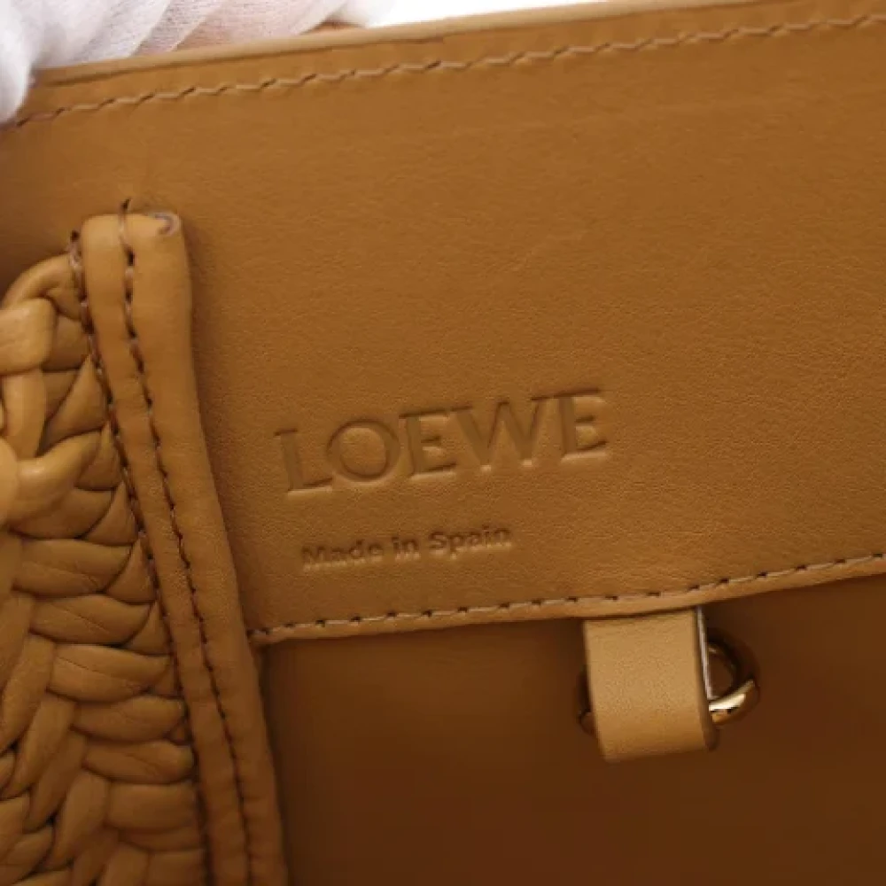 Loewe Pre-owned Leather handbags Brown Dames
