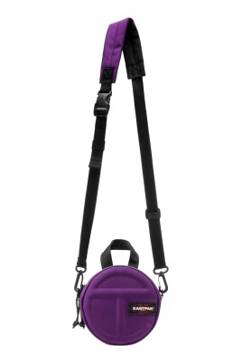 sac-a-bandouliere-violet-avec-logo-patche