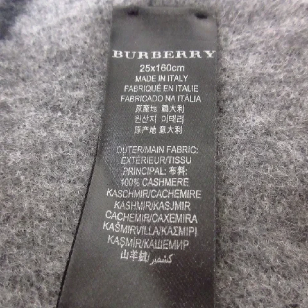 Burberry Vintage Pre-owned Cashmere scarves Gray Dames