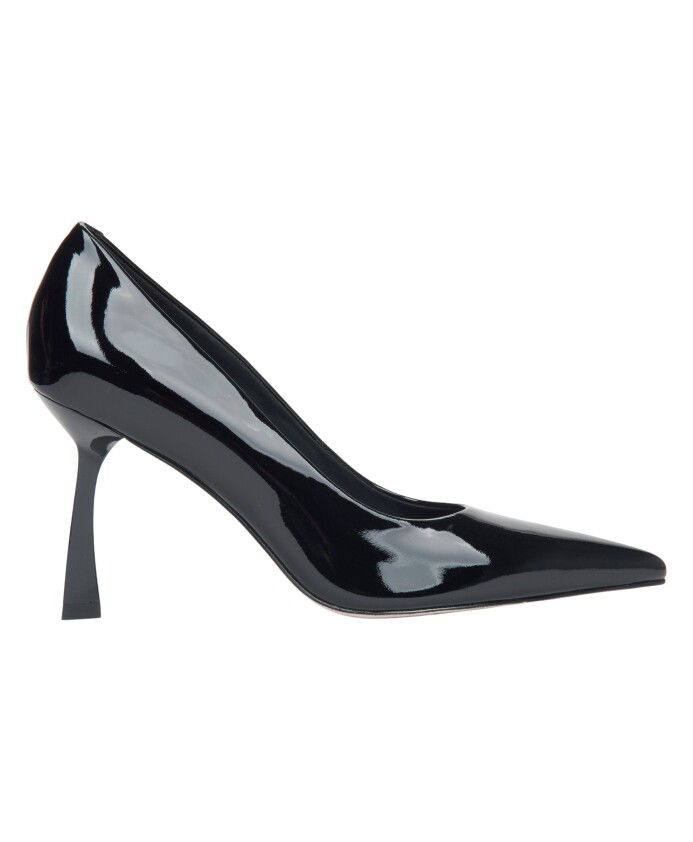 escarpins-noirs-a-talons-aiguilles-et-bout-pointu