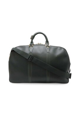 pre-owned-travel-bag-with-shoulder-strap-top-handle-andamp-zip-closure