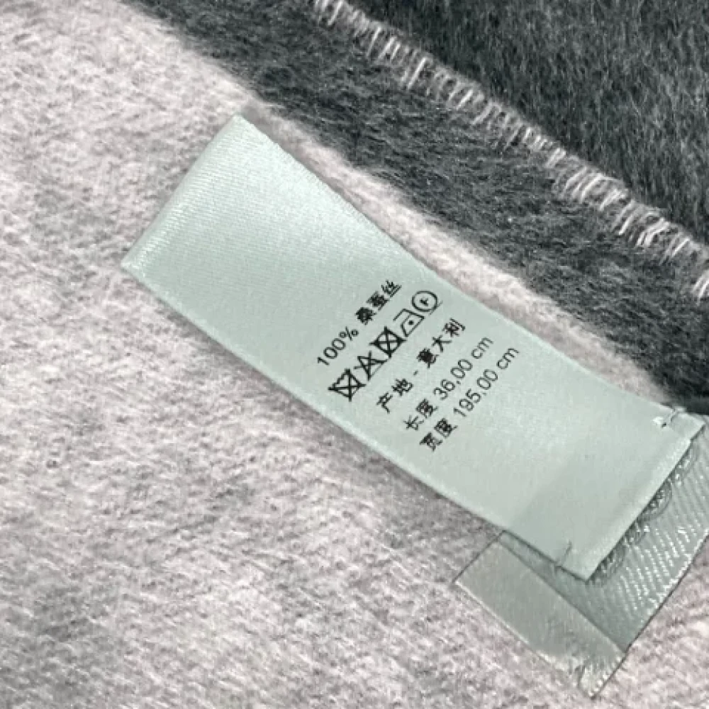 Dior Vintage Pre-owned Silk scarves Gray Dames