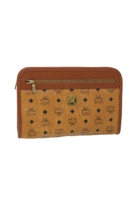 pre-owned-leather-clutches