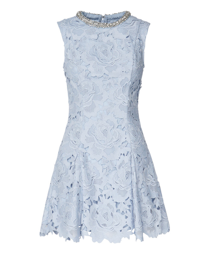 robe-a-encolure-ornee-de-strass