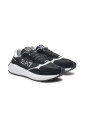 black-sneakers-with-reinforced-heel