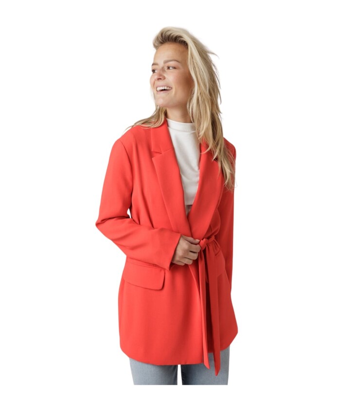 koraalkleurige-blazer-met-strikceintuur