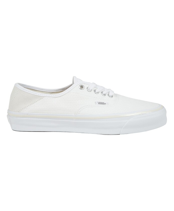 sneakers-blanches-kickdown-sashiko-avec-coutures-decoratives