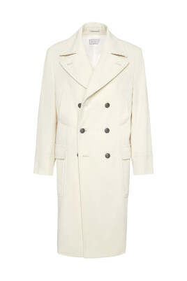manteau-ecru-a-double-boutonnage-avec-poches