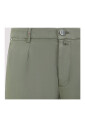 shorts-bermuda-verts-elegants-confortables-sorties