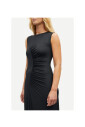 robe-sans-manches-en-jersey-avec-jupe-trapeze