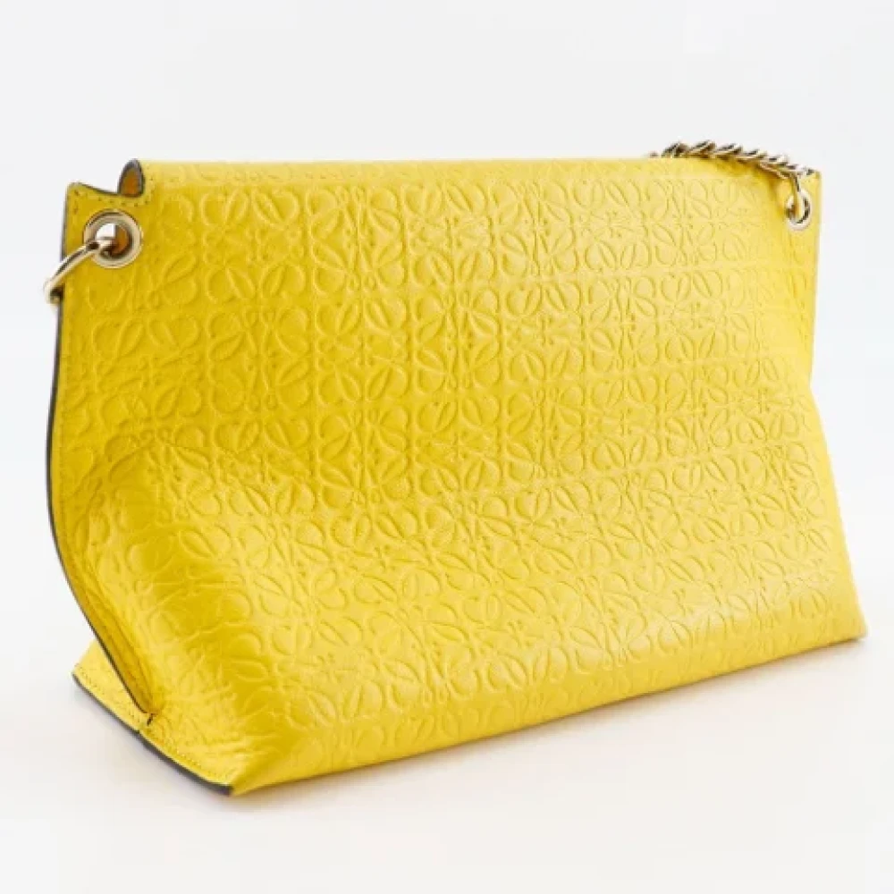 Loewe Pre-owned Leather shoulder-bags Yellow Dames