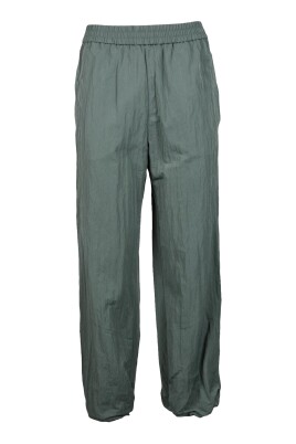 leisure-pants-jumpsuit-style