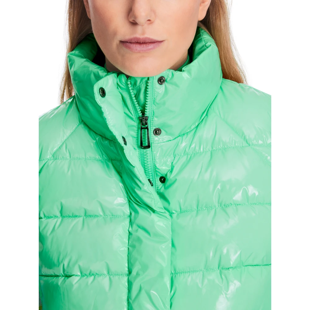 Marc Cain Glanzende Gewatteerde Vest met Opstaande Kraag Green Dames