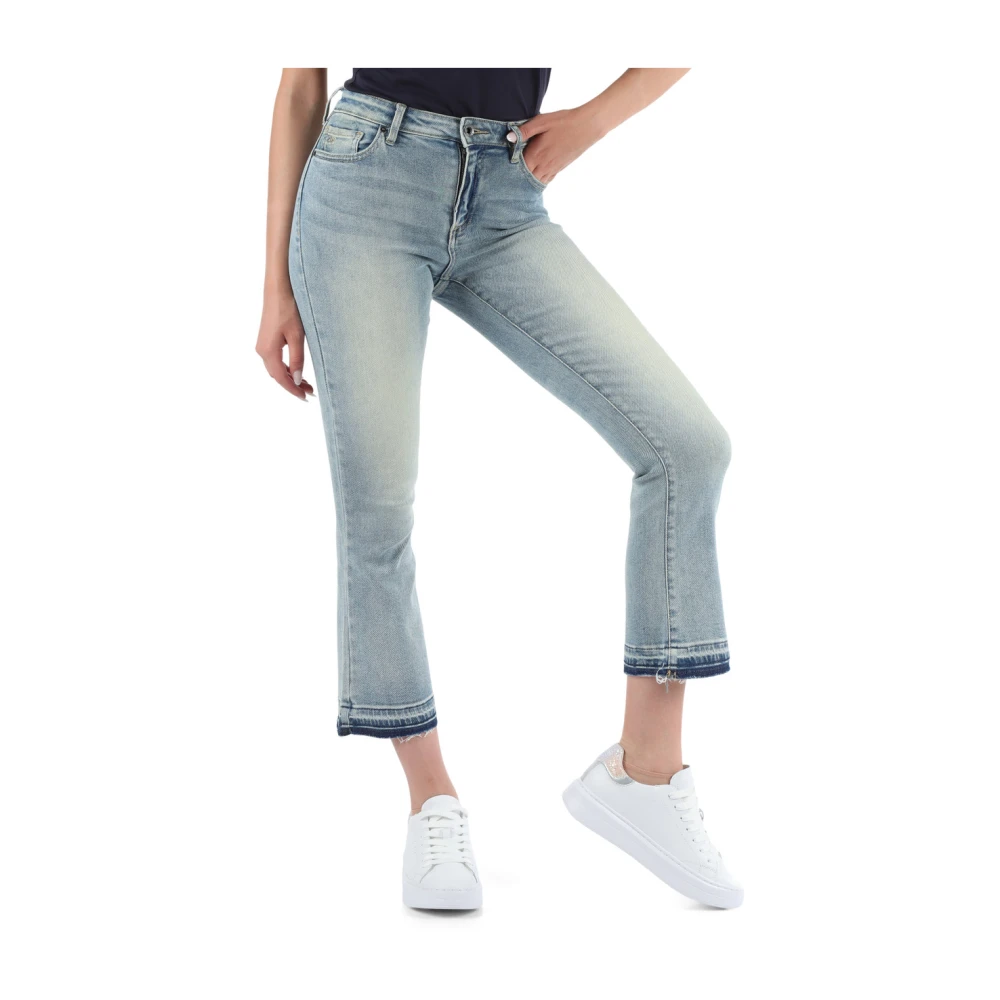 Armani Exchange Flare Capri Jeans met Vijf Zakken Blue Dames