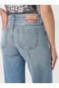 jean-en-denim-a-coupe-classique