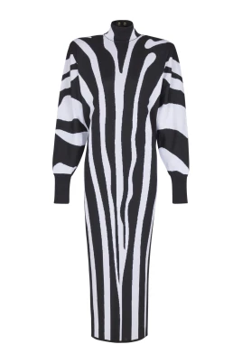 Lång stickad klänning med zebra-intarsia