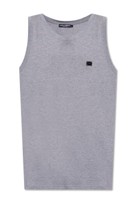 sleeveless-t-shirt