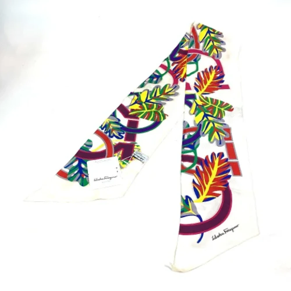 Salvatore Ferragamo Pre-owned Fabric scarves Multicolor Dames
