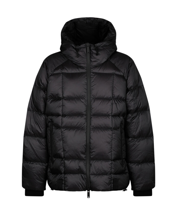 black-puffer-jacket-with-logo-print