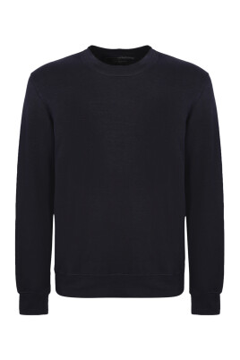 round-neck-knitwear