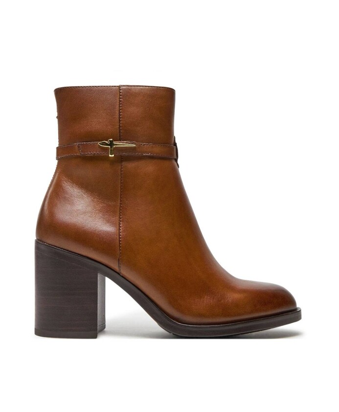 bottines-elegantes-en-cuir-de-haute-qualite-avec-accessoire-lateral
