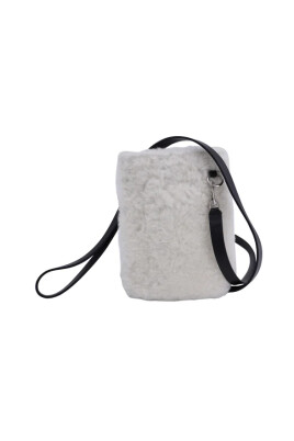 pre-owned-faux-fur-shoulder-bags