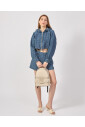 veste-en-denim-bleu-avec-lettrage-all-over