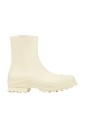 bottes-blanches-a-semelle-superposee