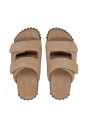 sandales-en-daim-a-bout-ouvert