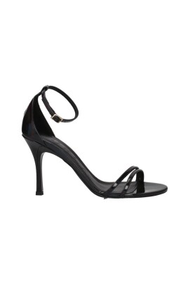 sandales-noires-a-talons-hauts-en-cuir-verni