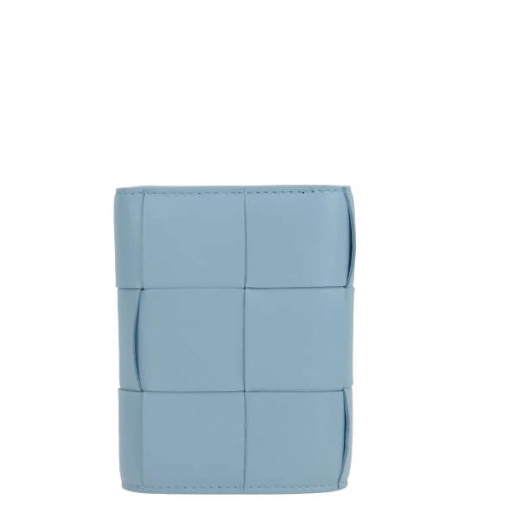 Bottega Veneta Wit Tri-Fold Portemonnee met Maxi Intrecciato Patroon Blue Dames