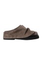 sandales-mules-en-daim
