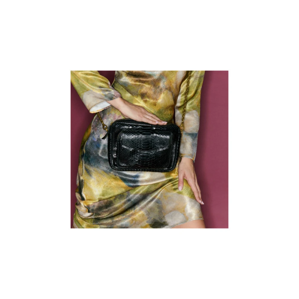 Claris Virot Zwarte Python Schoudertas met Gouden Ketting Black Dames