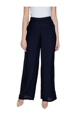 wide-leg-loose-fit-trousers