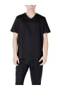 t-shirt-noir-en-coton-a-col-en-v
