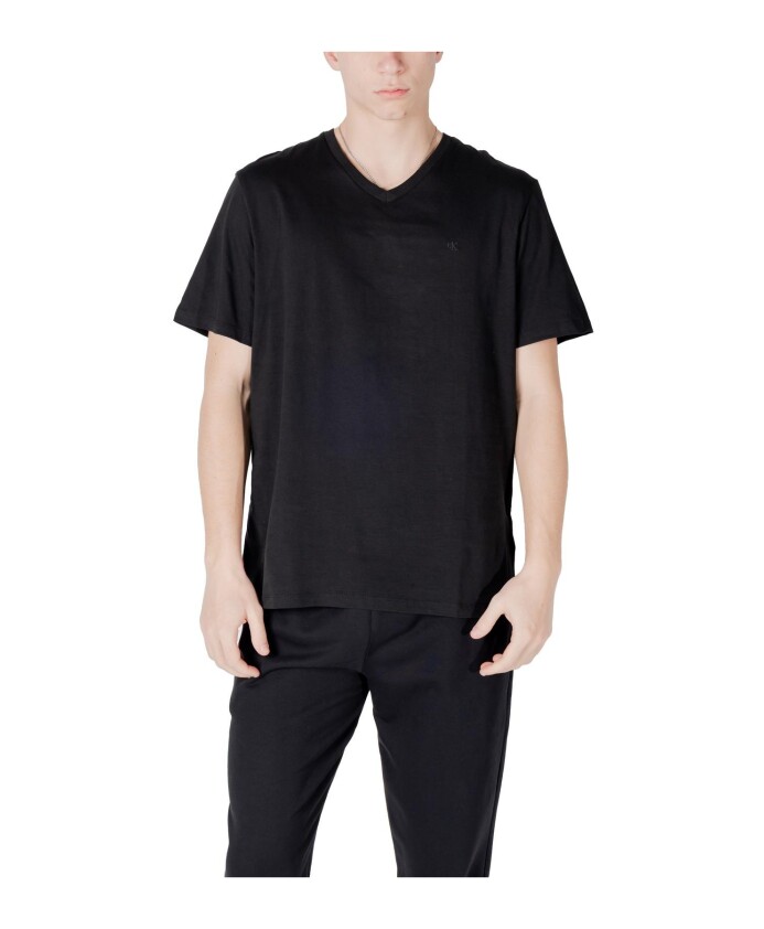 t-shirt-noir-en-coton-a-col-en-v