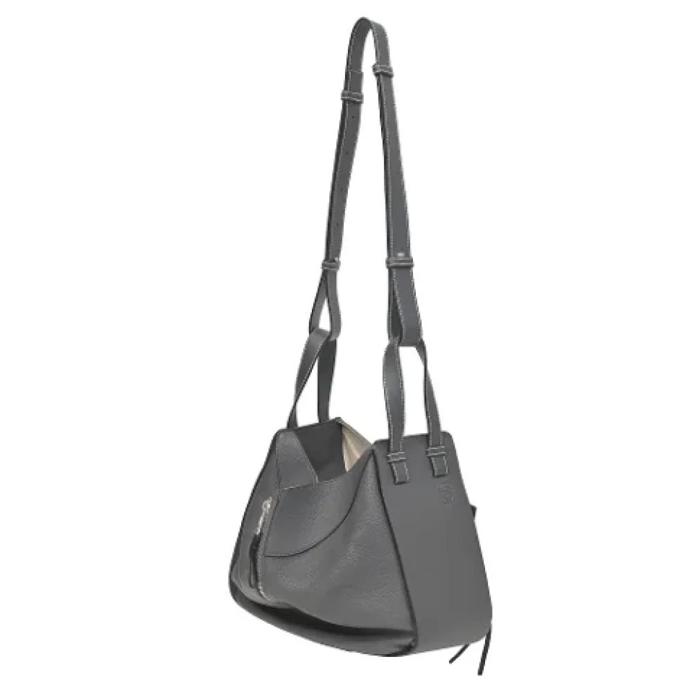 Loewe Pre-owned Leather shoulder-bags Gray Dames