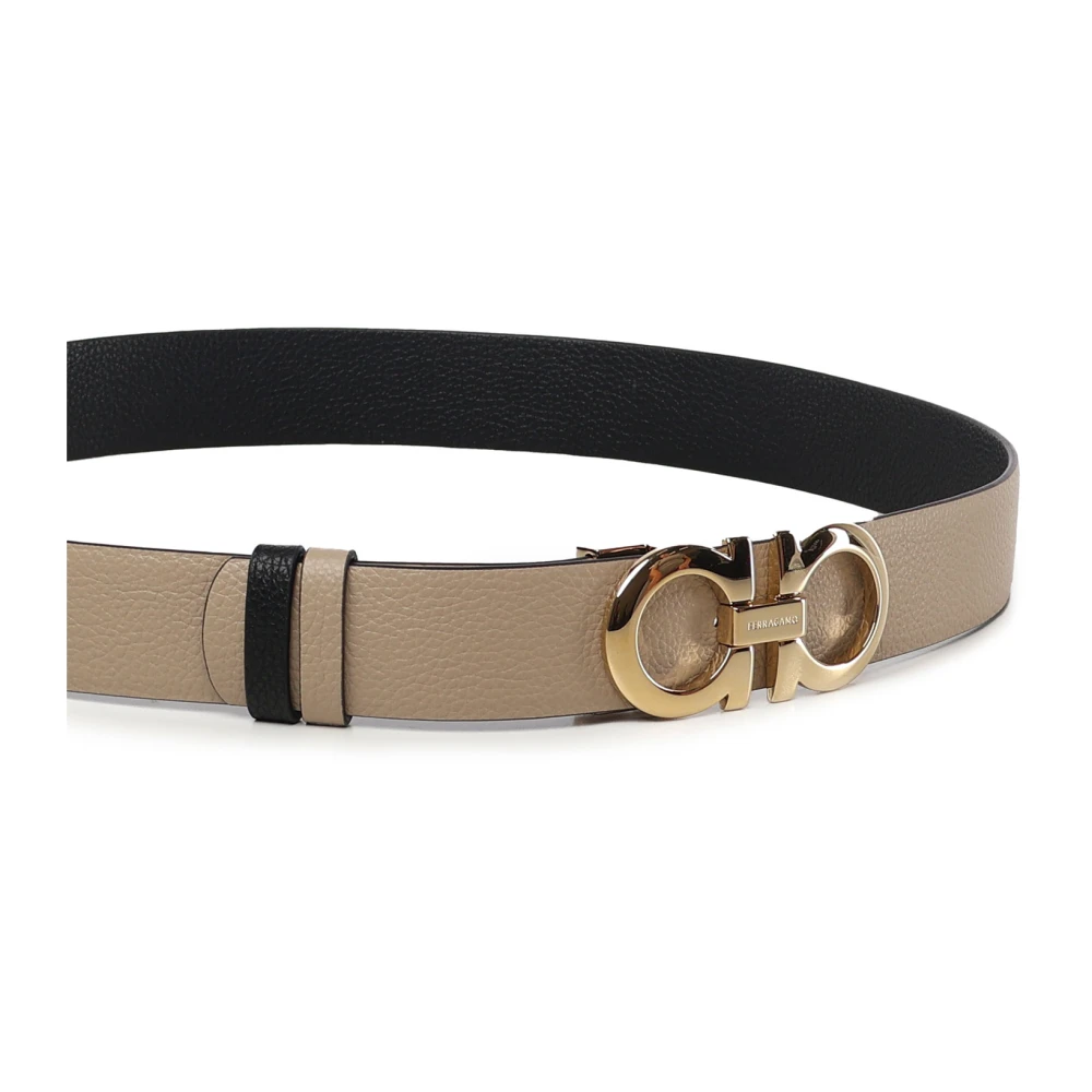 Salvatore Ferragamo Elegant Omkeerbare Beige Riem van Kalfsleer Beige Dames