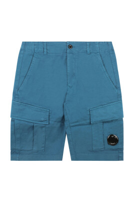 cargo-shorts-with-signature-lens-detail