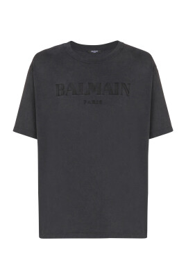 loose-t-shirt-with-vintage-embroidery